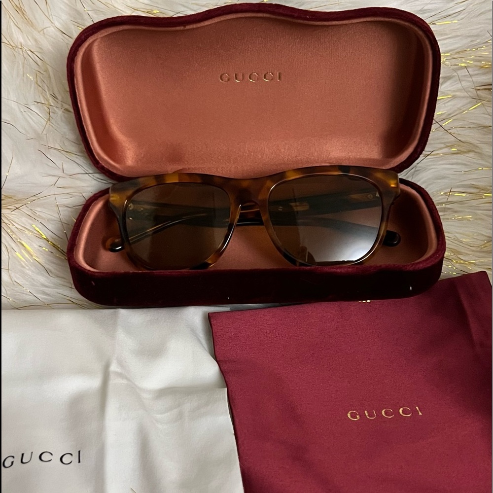 AUTHENTIC GUCCI SUNGLASSES - Picture 2 of 8